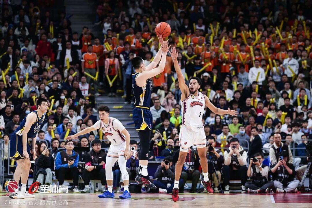 雷速直播官网-1月15日前瞻 I 烽火燃起，华南虎主场硬碰大鲨鱼