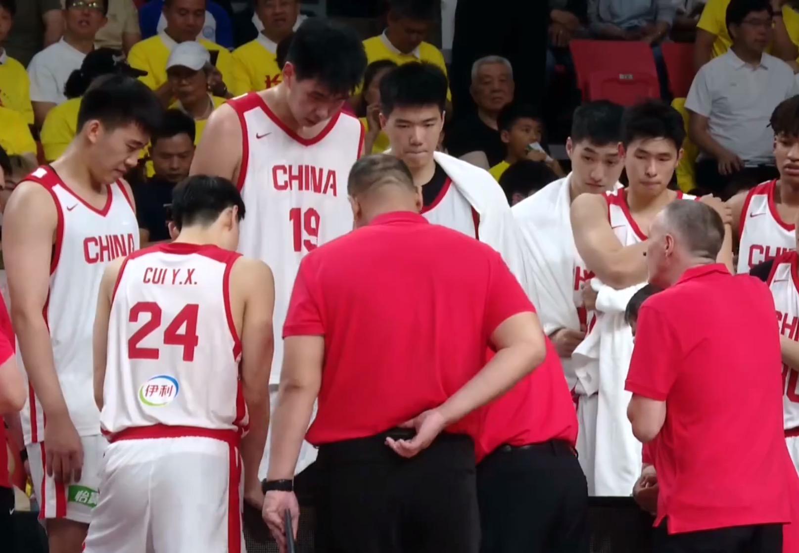 中国男篮4分险胜!广东帮砍25+13,徐昕首秀爆发,王俊杰锁定首发